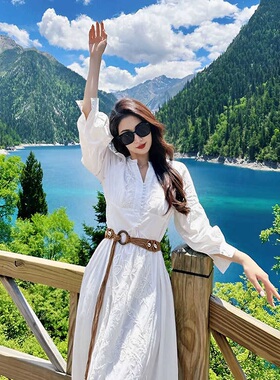 2026年春秋新款云南新疆草原旅游拍照连衣裙精致小众设计刺绣长裙