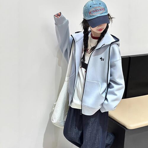 女童外套春装2026新款女大童洋气时髦连帽卫衣宽松休闲拉链衫开衫