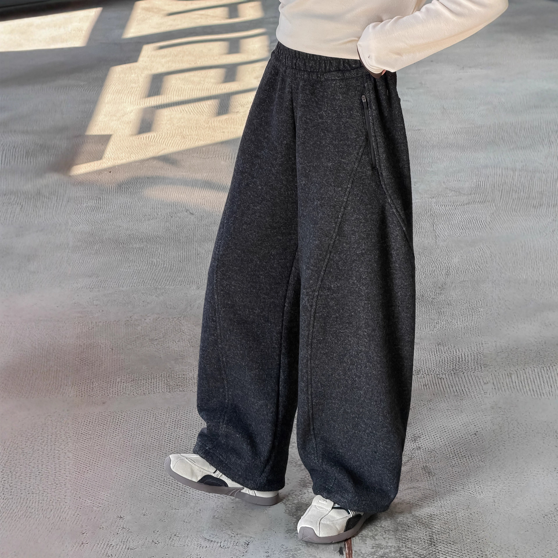 女童加绒裤子秋冬2025新款儿童冬装弯刀裤大童羊毛毛呢阔腿裤长裤