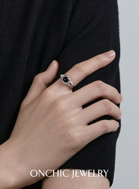 明星同款OnchicOR系列小众设计感戒指女黑玛瑙食指戒母贝高级