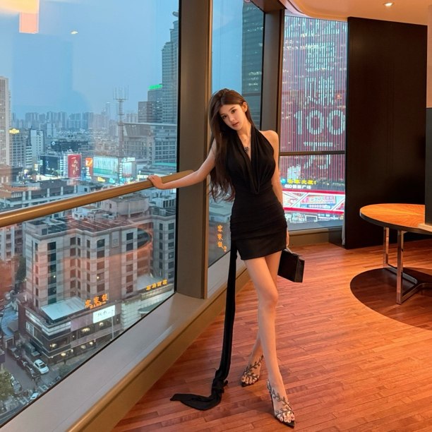 FAY【幻影片】荡领褶皱挂脖垂坠感气质露背飘带连衣裙,女装/女士精品,连衣裙,淘宝优惠券,粉丝福利购,淘宝优惠卷