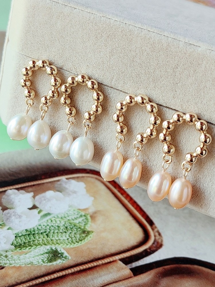 프랑스의 우아한 천연 담수 진주 귀걸이 복고풍 정교하고 고급스러운 디자인 가벼운 럭셔리 귀걸이 여성용  귀걸이