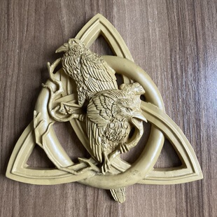 凯尔特结Crow on 魔结上的乌鸦树脂摆件桌面装饰品Celtic Knots
