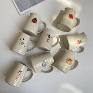 大厂订单 日单手绘小可爱浮雕图案小容量奶壶釉下彩复古小引流杯