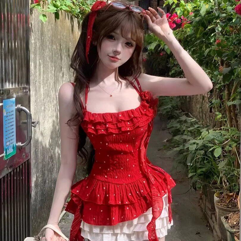 法式复古红色吊带收腰上衣女夏季小个子穿搭半身短裙纯欲两件套装