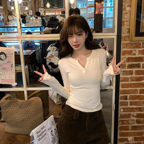 黑色v领长袖T恤修身显瘦