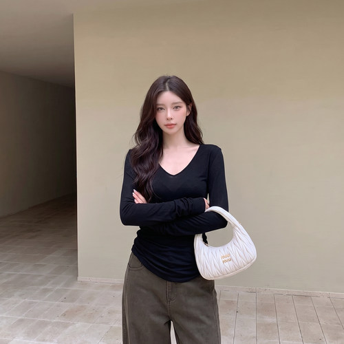 alex stevens纸片人大V领长袖T恤女秋修身显瘦内搭外穿打底衫上衣