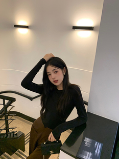 打底衫 女春秋圓領保暖衣T恤上衣加絨黑白色 軟糯彈力修身 人手兩件