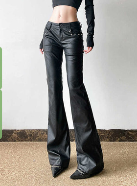 WEEKEEP 黑色铆钉低腰微喇皮裤女性感辣妹显长腿直筒百搭休闲长裤