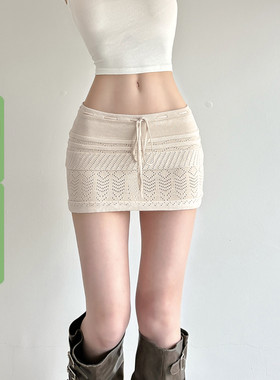 WEEKEEP 度假风卡其色钩花系带毛织半身裙辣妹性感低腰包臀短裙夏