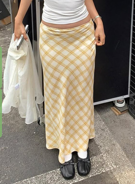 WEEKEEP 夏日清新浅黄色格纹泡泡肌理低腰半身裙百搭鱼尾包臀长裙