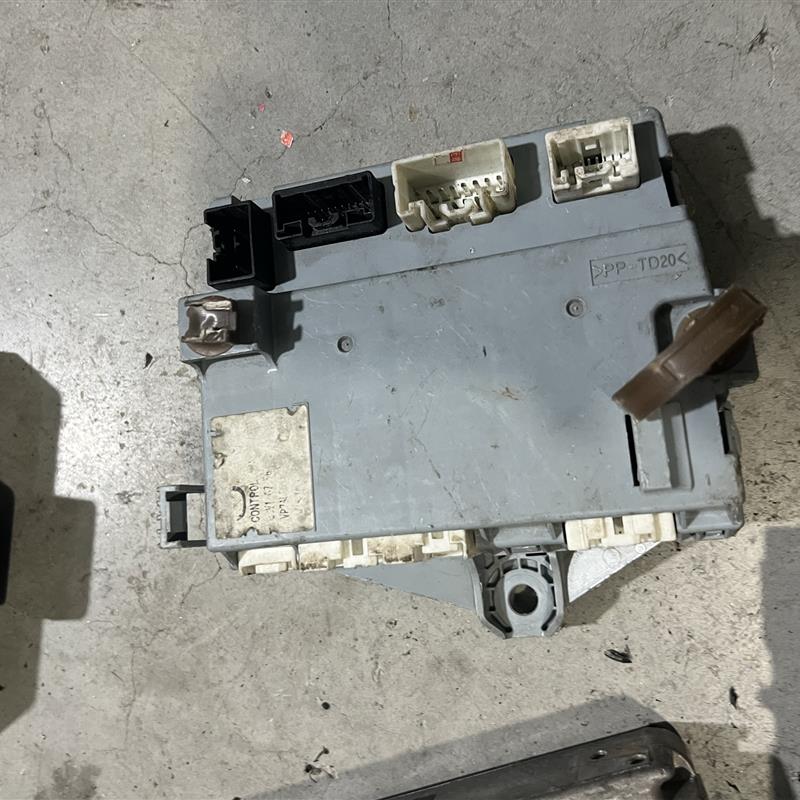 马自达6行车电脑板马六轿跑马6睿翼奔腾B70车身模块BCM原装拆车件