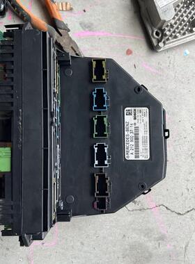奔驰CE级W204车身电脑C200C260后SAM模块W212E260LE300保险丝盒座