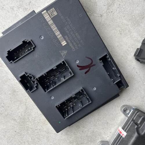 适用保时捷卡宴后端模块玛卡718帕拉梅拉后端电脑bcm车身控制模块