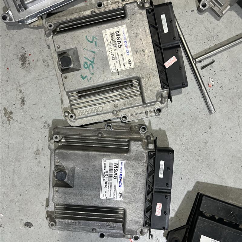 16-18款起亚K3发动机AT自动变速箱电脑板波箱电脑板39116-2B042