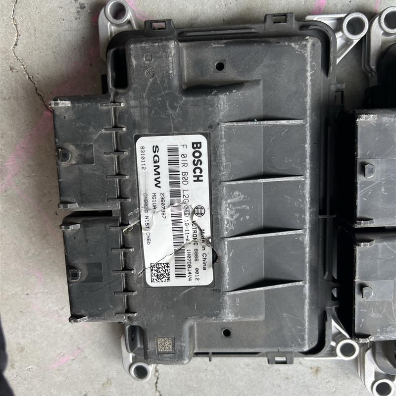 适用于博瑞博越远景SUV帝豪GLGS发动机电脑板插头 原装拆车