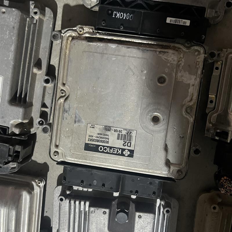 现代悦动发动机电脑板 39106-26981/26982/26971/26972/26970