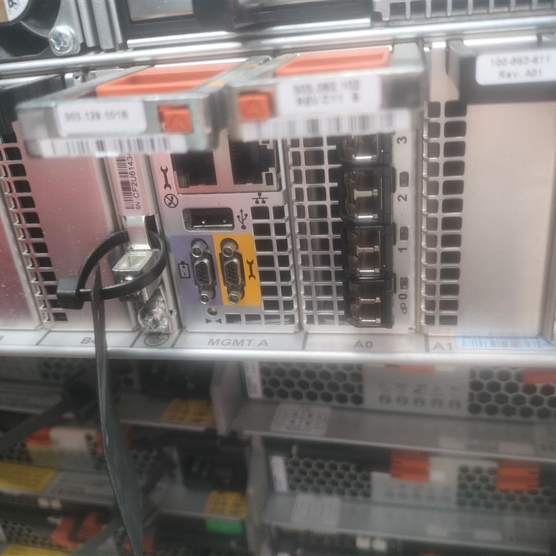 303-092-102B EMC DD2500 DD2200 I/O总成 8gb FC4 端口 I/O 模块