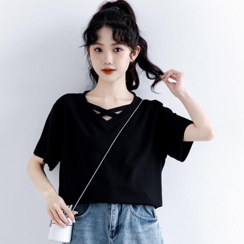 韩国2026夏季新款交叉挂颈上衣女黑色短袖T恤设计感小众V领打底衫