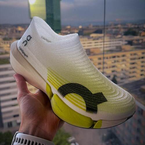 代购ON LightSpray Cloudboom Strike 2昂跑超轻马拉松长距跑步鞋