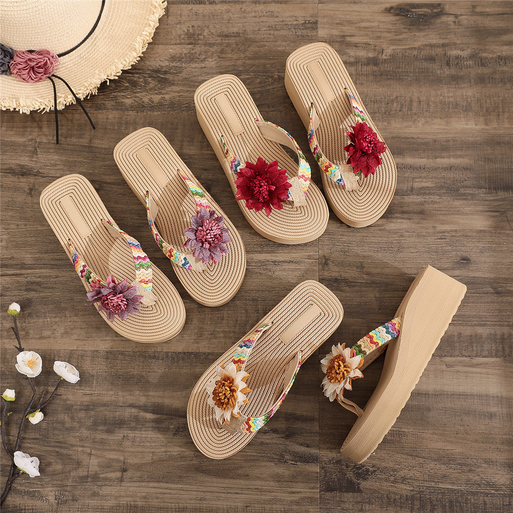 民族风旅游凉鞋韩潮外穿花朵人字拖沙滩高跟增高5cm夹脚夏女拖鞋