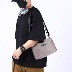 户外出行短途旅游男单肩斜挎包适用于放9.7 10寸ipad平板电脑背包