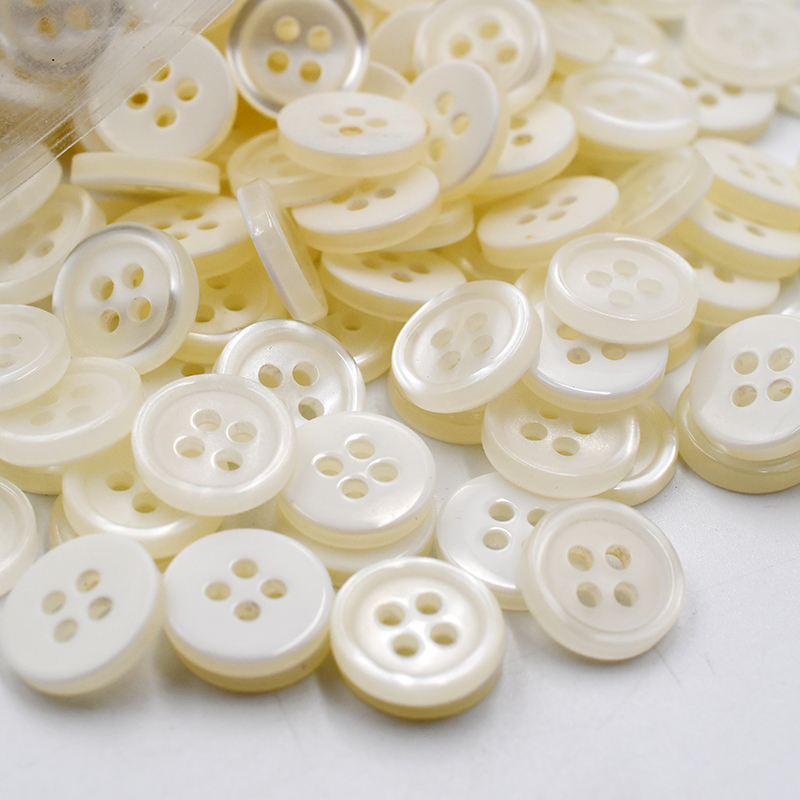 男女白色珠光百搭款衬衣精致纽扣