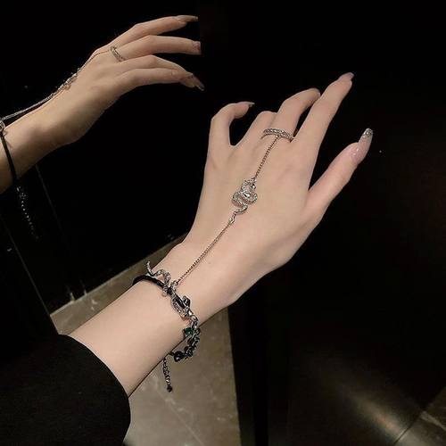 蛇形手链戒指一体女生个性嘻哈手镯暗黑风ins小众设计感高级链条