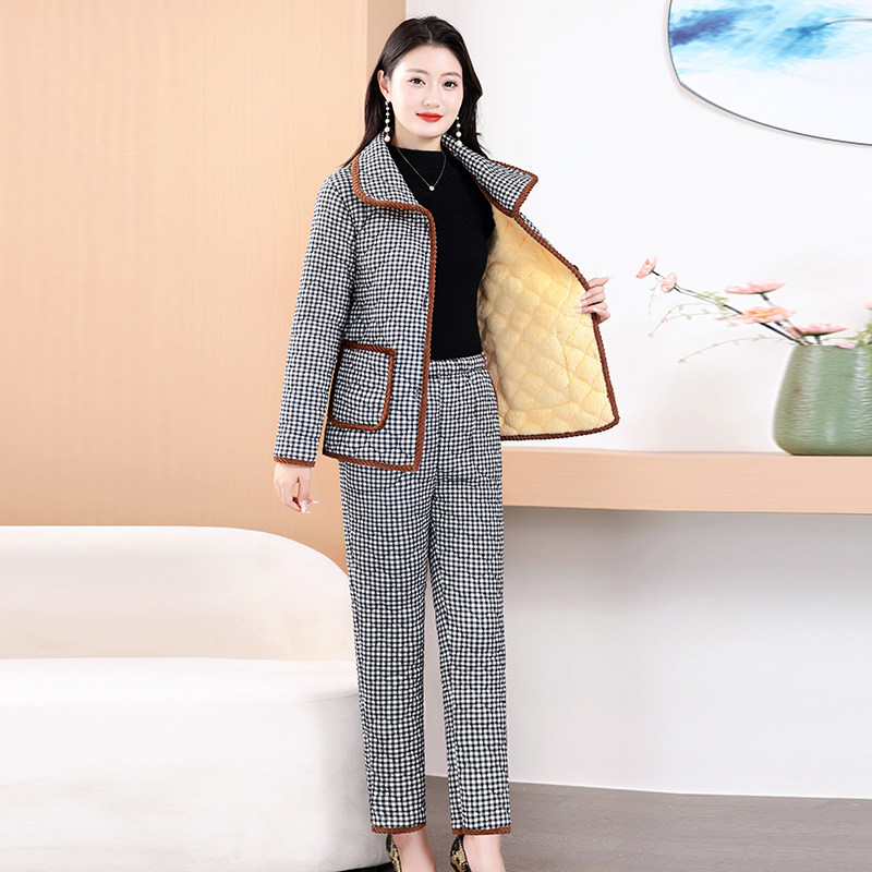 妈妈冬装加绒加厚棉衣套装中老年女秋冬新款格子棉袄棉裤两件套
