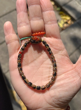 新中式国风原创天然南红玛瑙黑洞包浆料黑红莲花雕刻桶珠手串手链