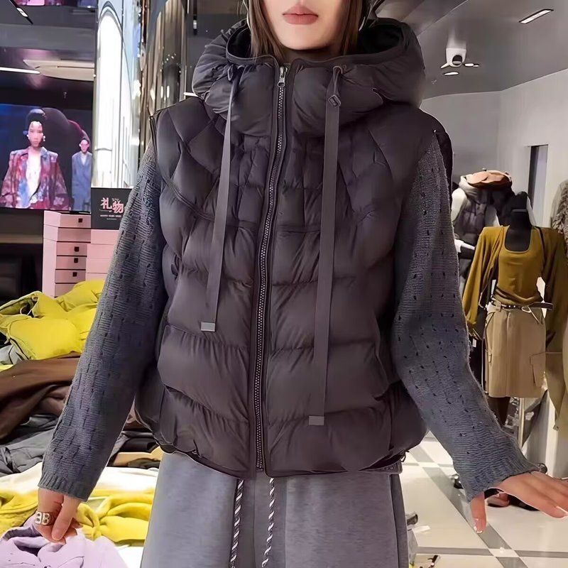 高级感羽绒马甲女秋季新款气质百搭显瘦坎肩无袖背心连帽马夹外套