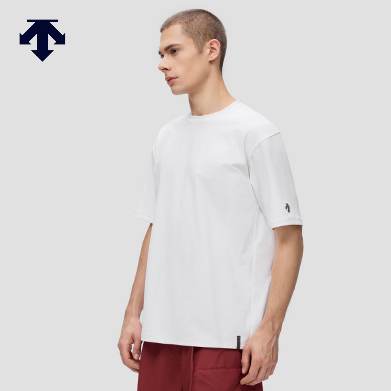 DESCENTE迪桑特ALLTERRAIN 81系列男女款图案印花短袖T恤