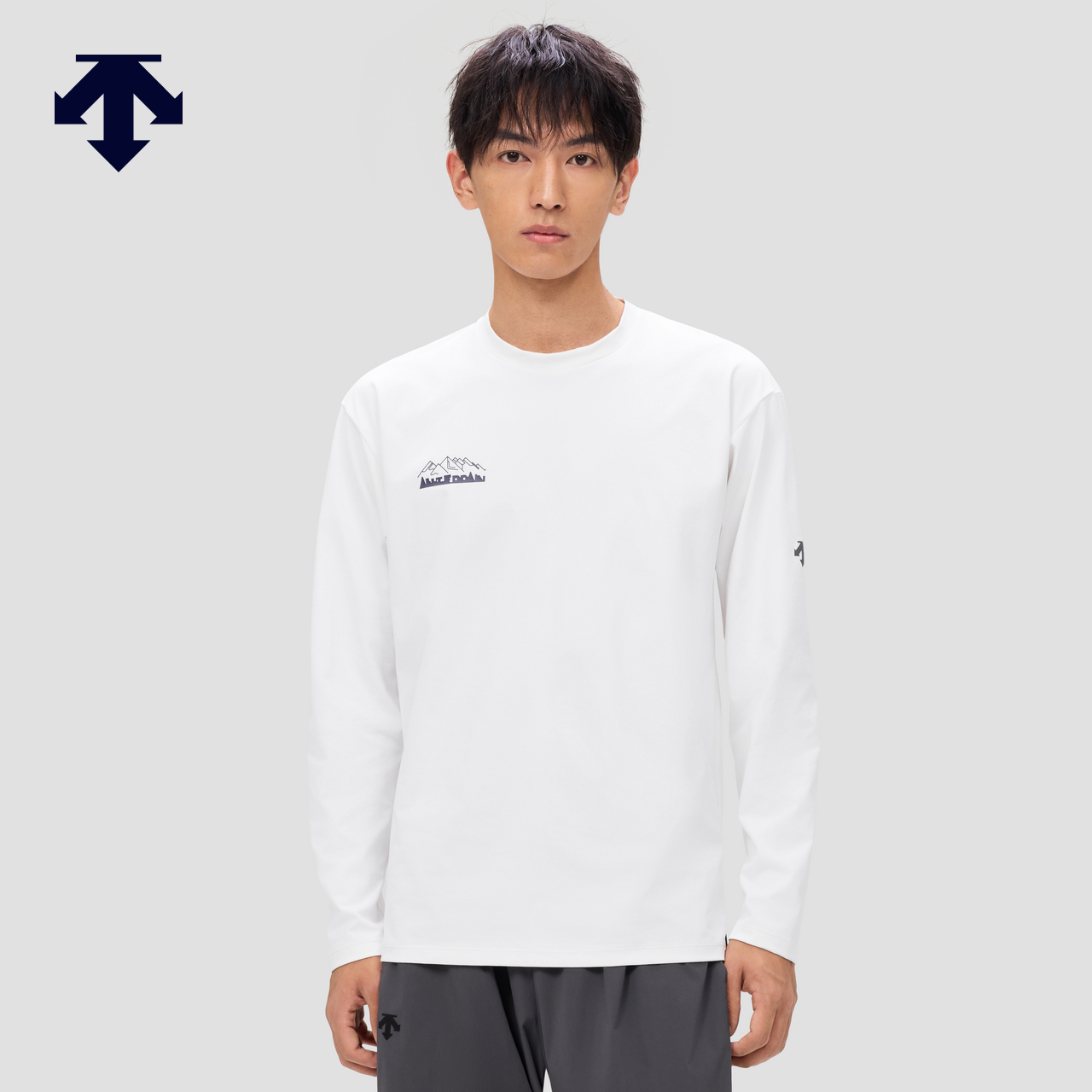 DESCENTE迪桑特ALLTERRAIN 81系列图案印花针织长袖T恤