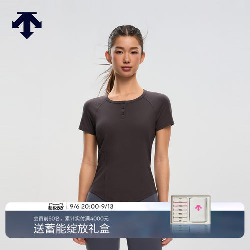 DESCENTE迪桑特WOMEN’S TRAINING系列女士亨利领短袖T恤针织衫