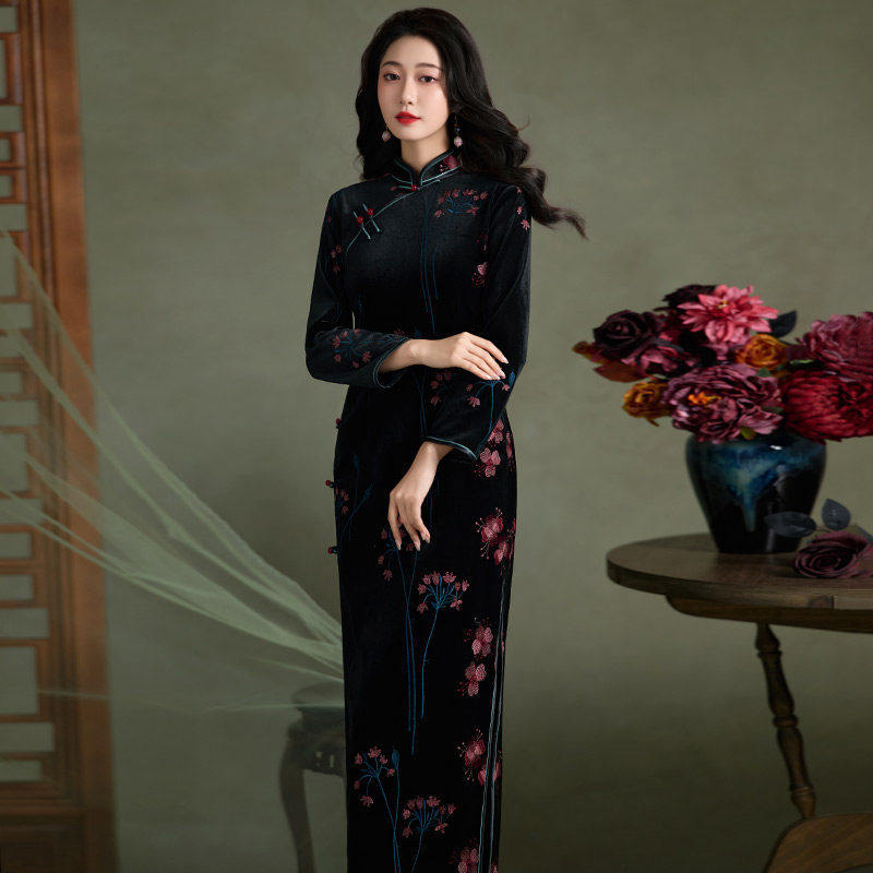 2026新款黑色复古妈妈加绒秋冬装国风新中式长袖改良旗袍冬季
