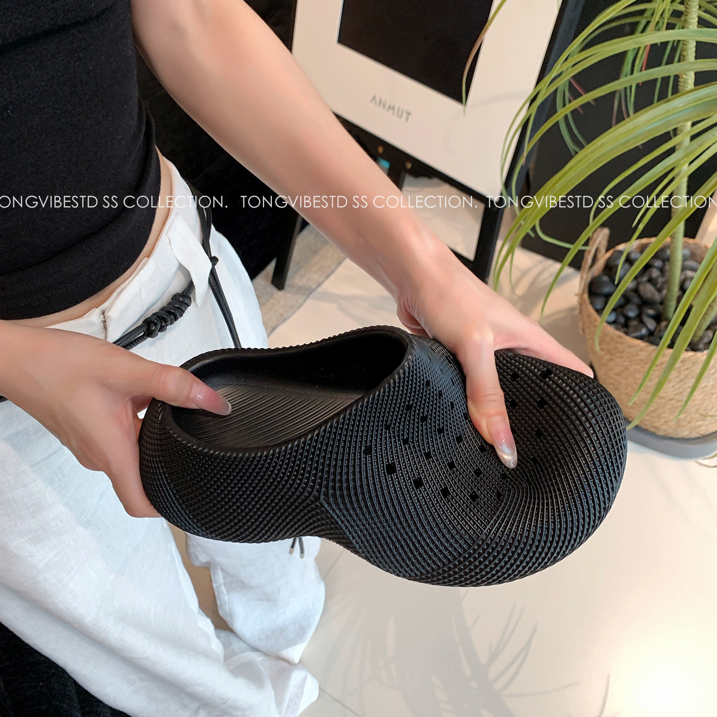 踩屎感厚底3D打印洞洞鞋~