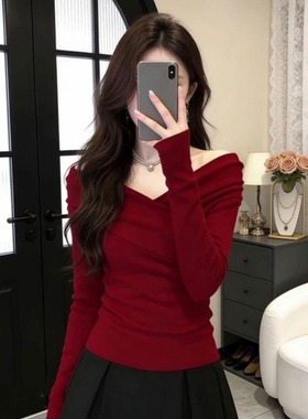 红色V领露背打底衫士季新款休闲内搭大尺码修身显瘦长袖T恤0115k