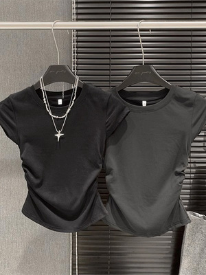 灰色正肩短袖T恤女2025春秋新款小个子修身收腰褶皱短款飞袖上衣