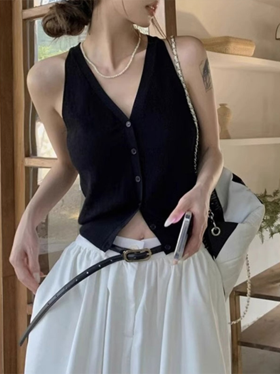 V领内搭针织吊带背心马甲女夏季纯欲风短款开衫上衣外穿独特法式