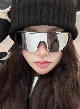 户外骑行登山墨镜雪地防紫外线滑雪防风防雾护目镜高级感太阳镜女
