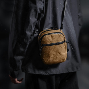 5新款 菱格手机包机能运动斜挎包户外轻量防水尼龙迷你型相机胸包