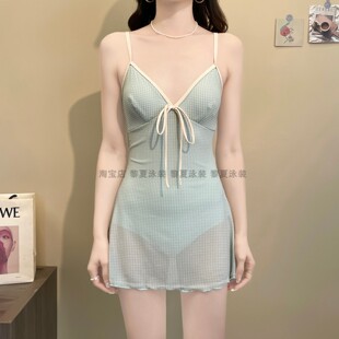高级感温泉泳装 泳衣女2026新款 连体性感吊带格子系带收腰显瘦裙式