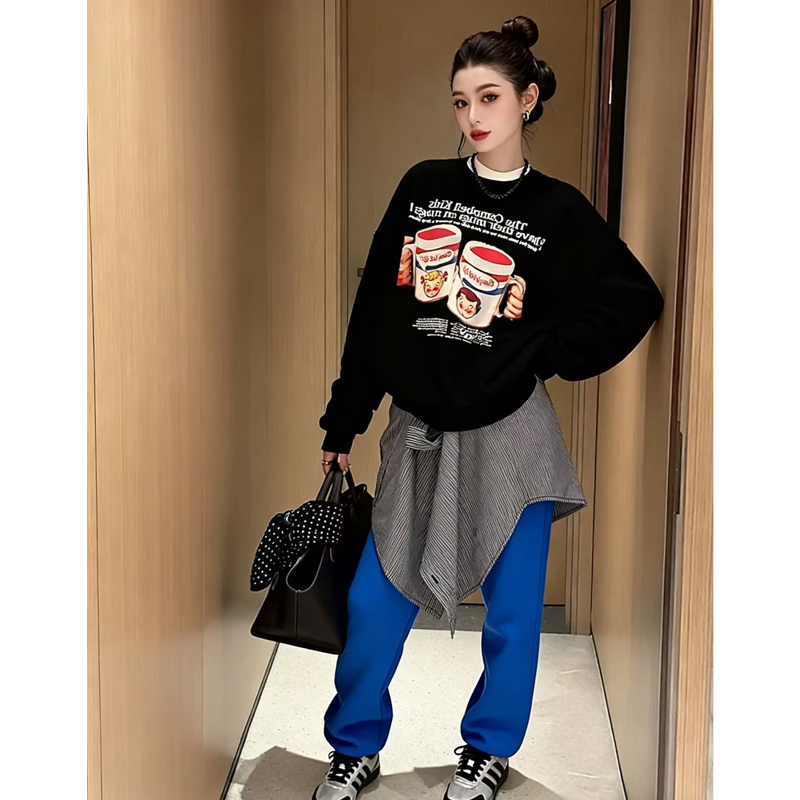 两个杯子字母印花T恤复古加绒