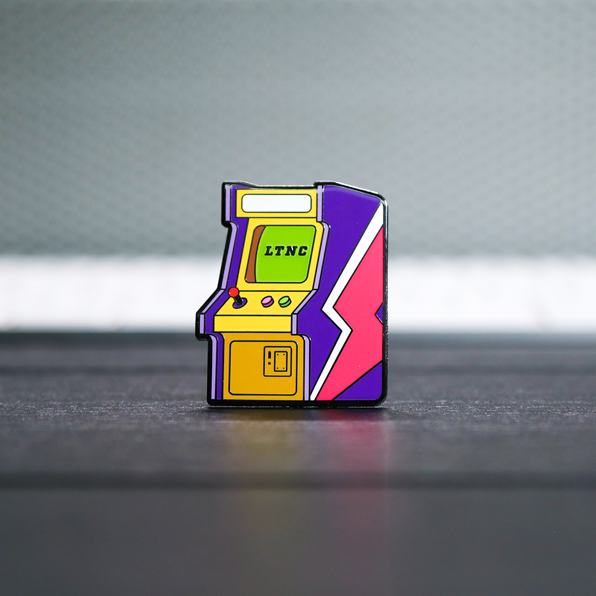 饰品胸针LTNC金属复古情侣街机