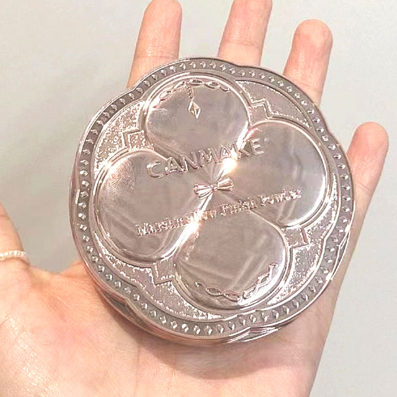 日本CANMAKE粉饼四叶草限定