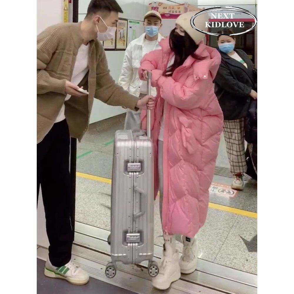 香港欧货冬装新款过膝长款粉色连帽羽绒服外套女白鸭绒面包服大衣