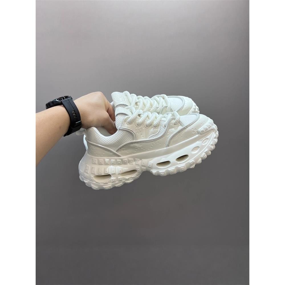 细节恰到好处Minimalism Aquaman透气网小白鞋男厚底内增高老爹鞋