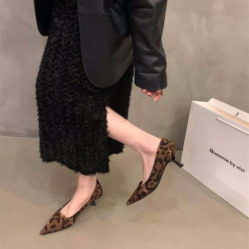香港小众设计法式细跟豹纹单鞋女鞋子夏季2025新款气质尖头高跟鞋