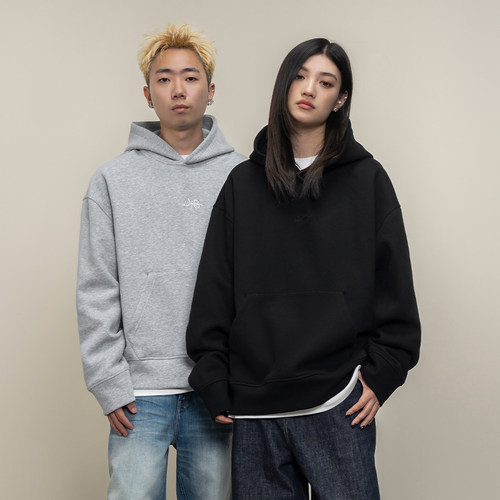 Makemore质感空气层刺绣连帽卫衣