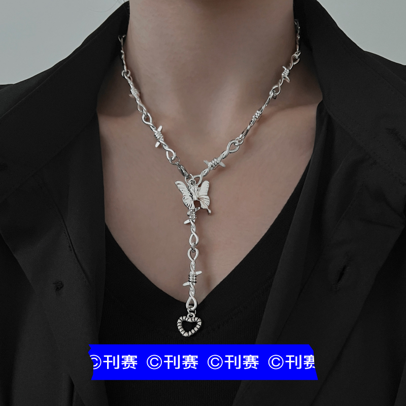 荆棘蝴蝶爱心项链女冷淡风
